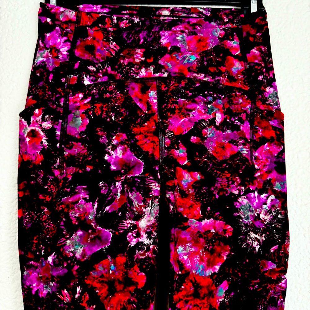 Cute pink sakura 🌸 lululemon yoga pants